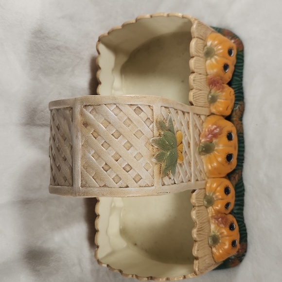 Vintage Halloween Fall/Harvest Themed Basket/Planter/Centerpiece, Pumpkin Basket - Picture 6 of 9